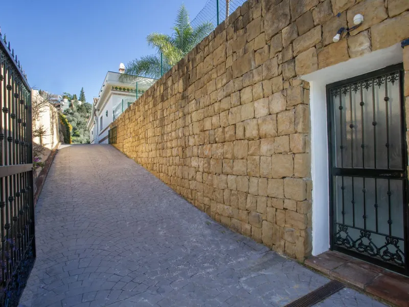 Detached villa on the front line of the golf course in Mijas Golf with pool and large plot