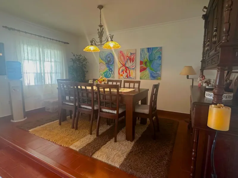 Discover this exceptional Spanish-style villa with private pool, offering space, comfort, and a unique layout ideal for family living or entertaining.