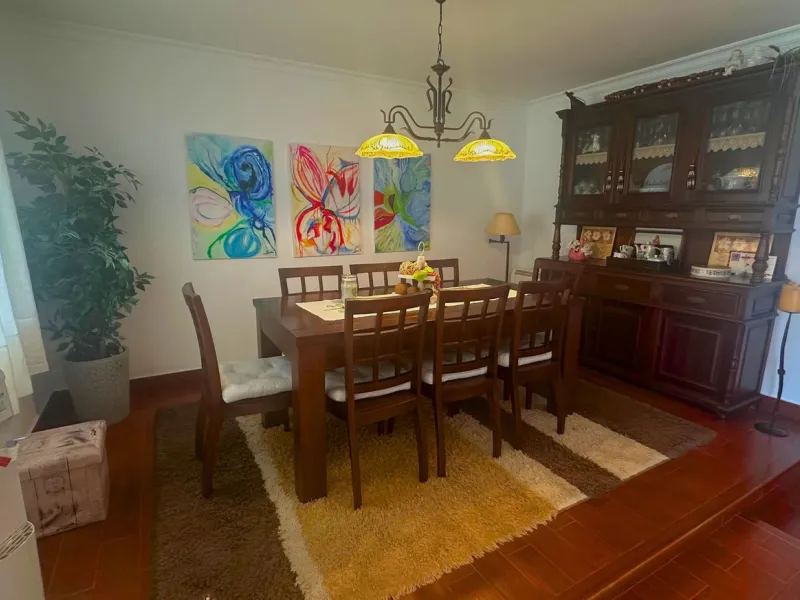 Discover this exceptional Spanish-style villa with private pool, offering space, comfort, and a unique layout ideal for family living or entertaining.