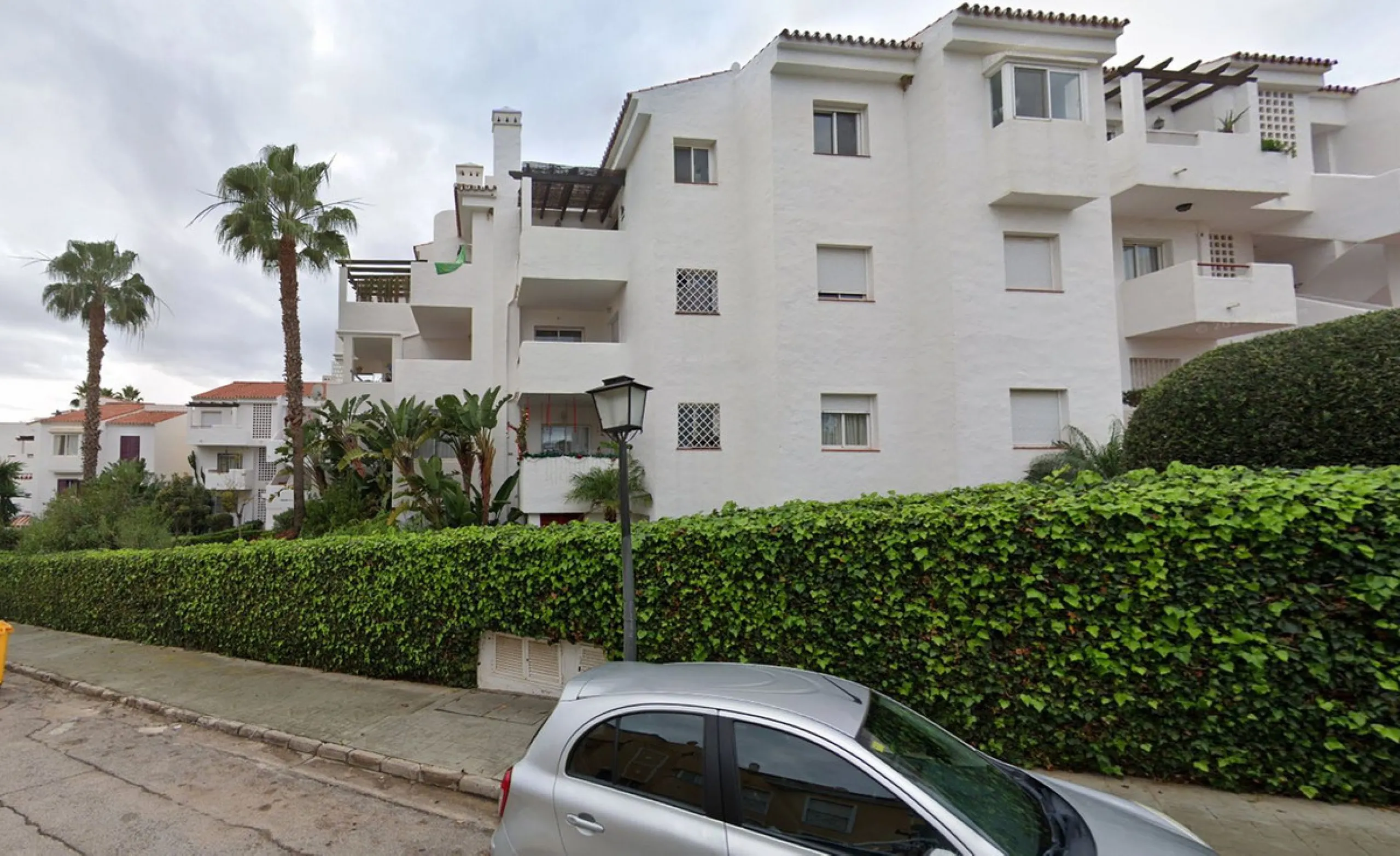 Apartment - Middle Floor Apartment в продаже в Estepona, Málaga. В доме 2 спален и 2 ванных комнат. Площадь дома 96 м²