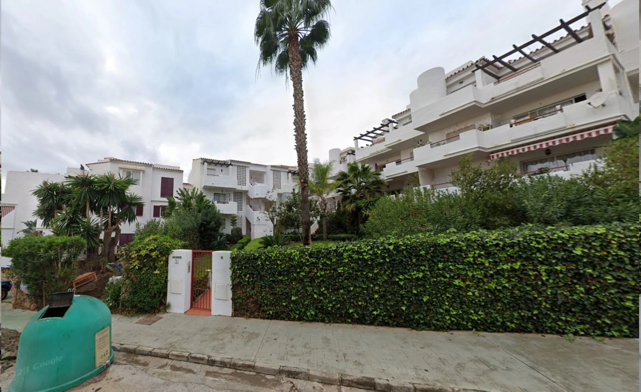 Apartment - Middle Floor Apartment в продаже в Estepona, Málaga. В доме 2 спален и 2 ванных комнат. Площадь дома 96 м²