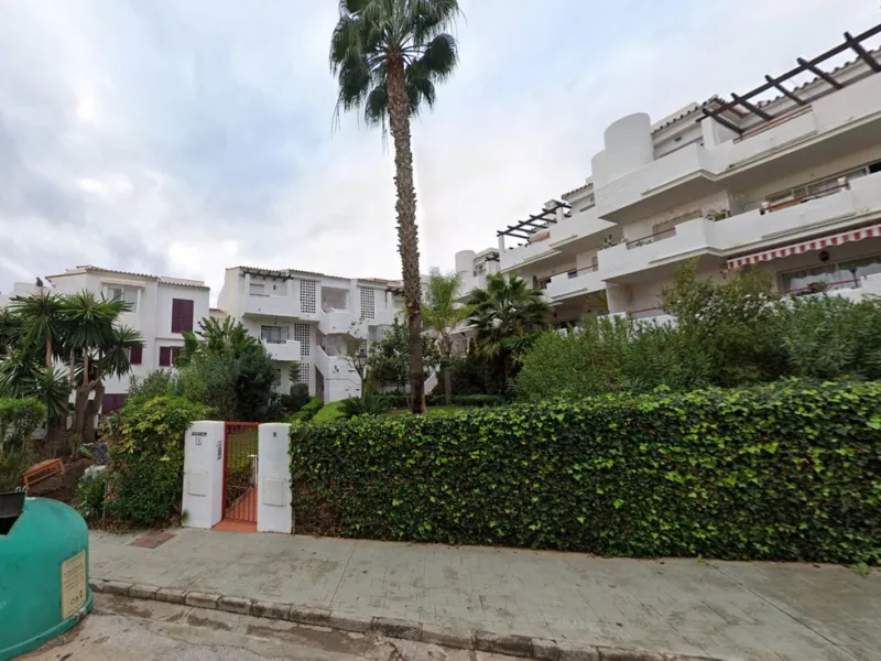 Apartment - Middle Floor Apartment в продаже в Estepona, Málaga. В доме 2 спален и 2 ванных комнат. Площадь дома 96 м²