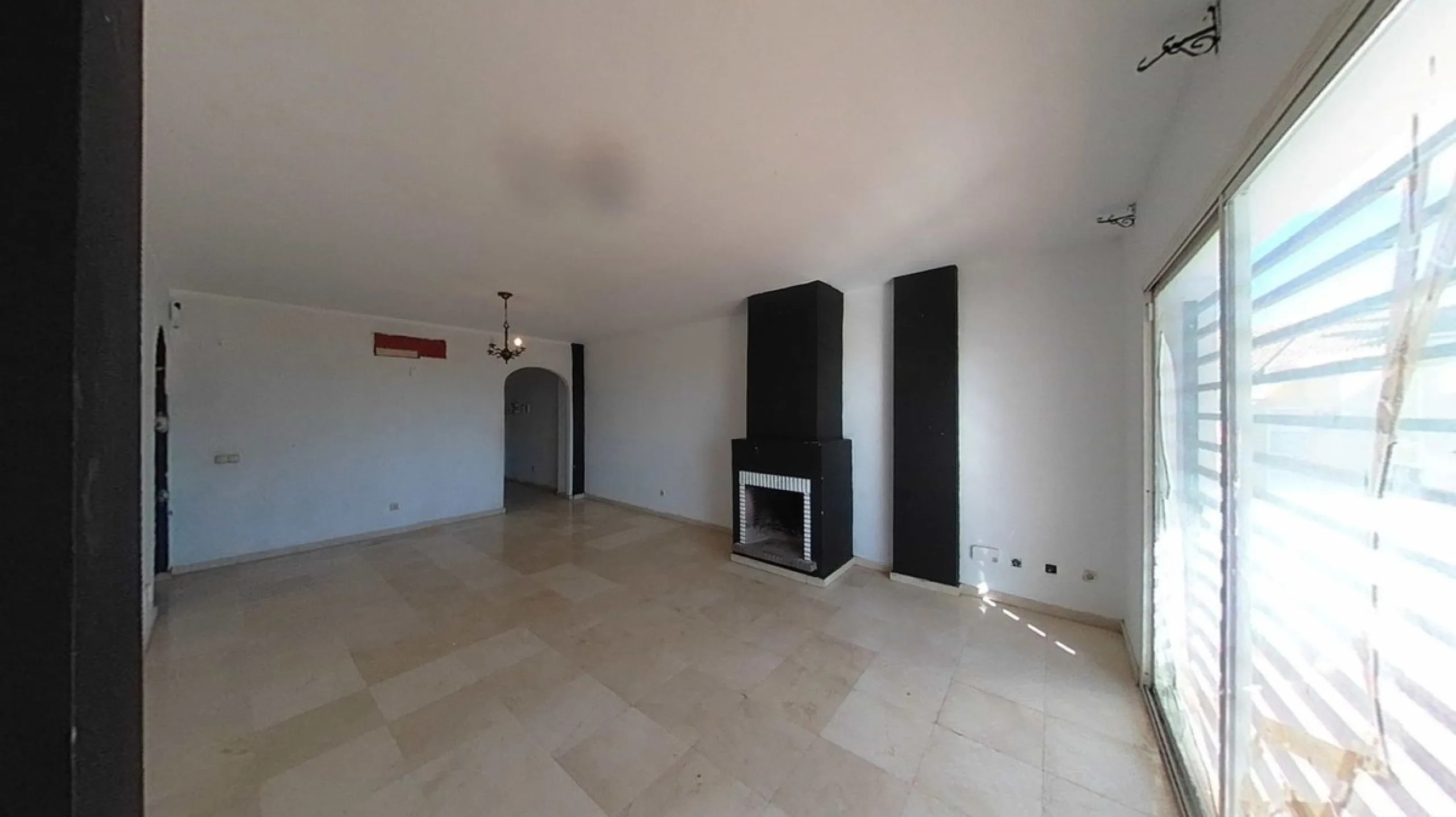 Apartment - Middle Floor Apartment в продаже в Estepona, Málaga. В доме 2 спален и 2 ванных комнат. Площадь дома 96 м²