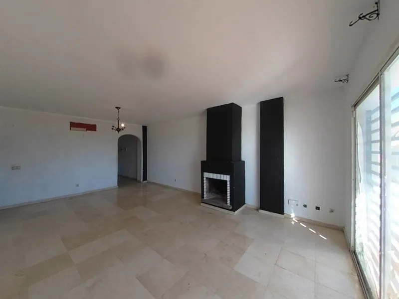 Apartment - Middle Floor Apartment в продаже в Estepona, Málaga. В доме 2 спален и 2 ванных комнат. Площадь дома 96 м²