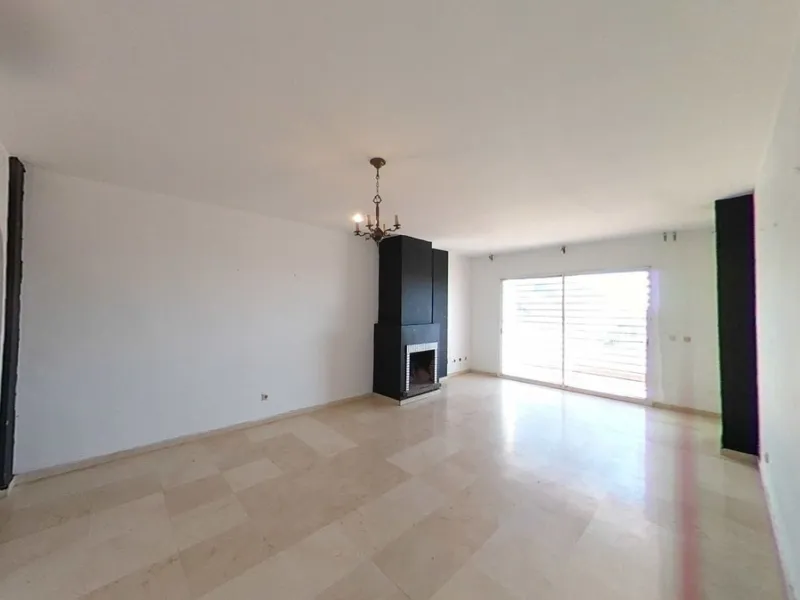 Apartment - Middle Floor Apartment в продаже в Estepona, Málaga. В доме 2 спален и 2 ванных комнат. Площадь дома 96 м²