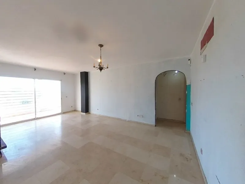Apartment - Middle Floor Apartment в продаже в Estepona, Málaga. В доме 2 спален и 2 ванных комнат. Площадь дома 96 м²