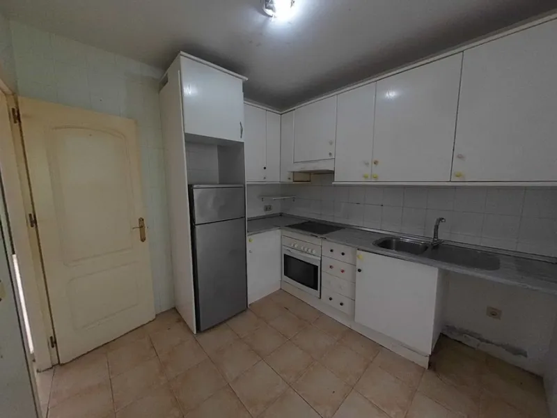 Apartment - Middle Floor Apartment в продаже в Estepona, Málaga. В доме 2 спален и 2 ванных комнат. Площадь дома 96 м²