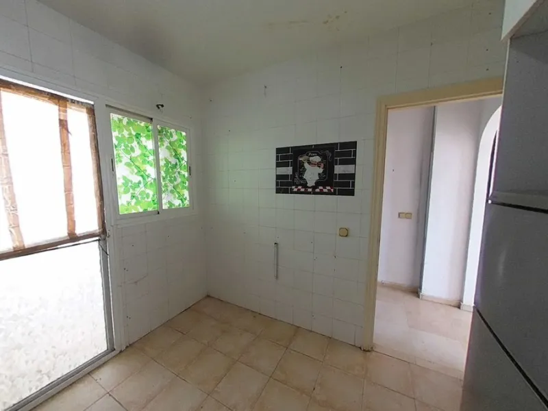Apartment - Middle Floor Apartment в продаже в Estepona, Málaga. В доме 2 спален и 2 ванных комнат. Площадь дома 96 м²