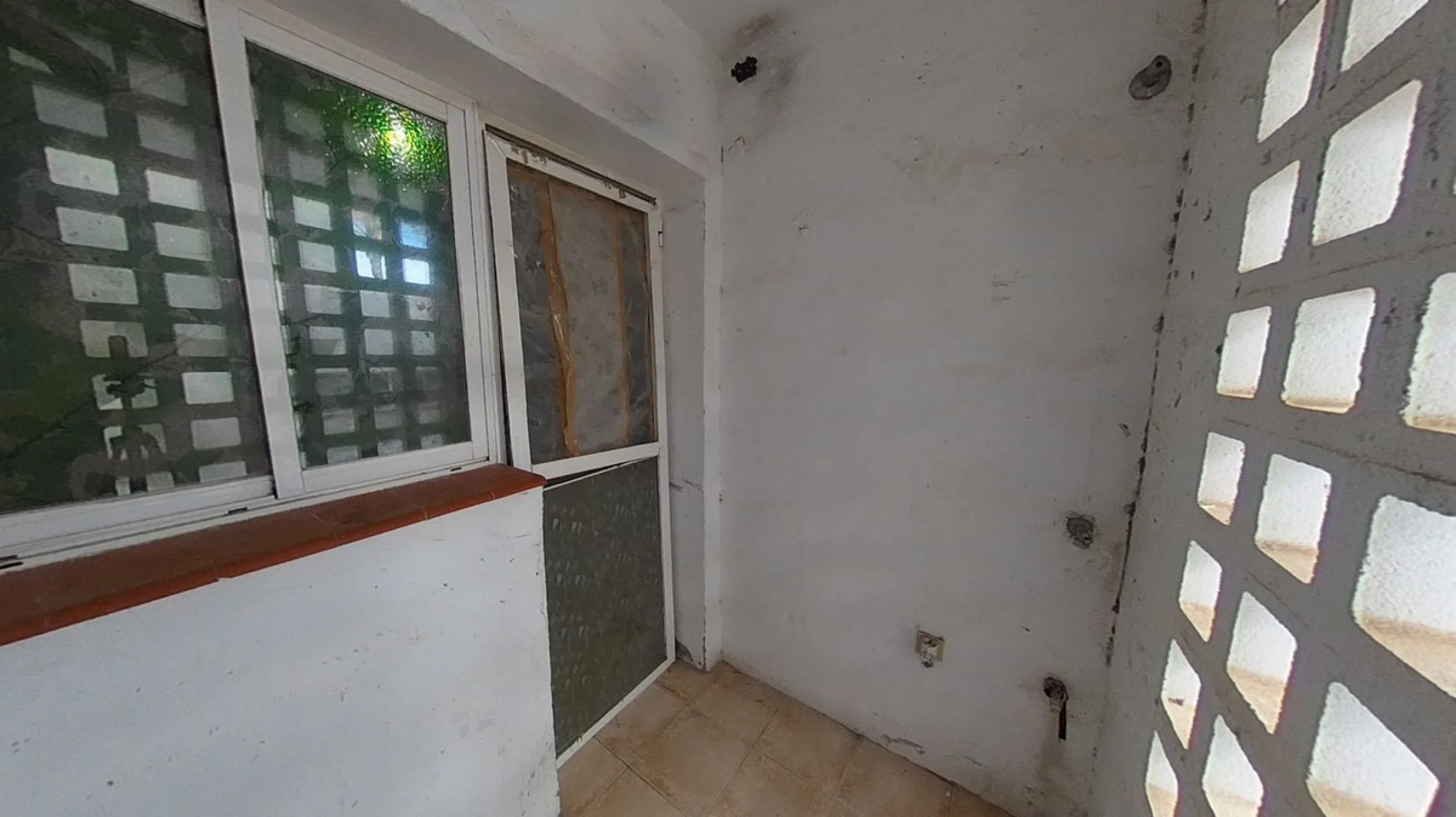 Apartment - Middle Floor Apartment в продаже в Estepona, Málaga. В доме 2 спален и 2 ванных комнат. Площадь дома 96 м²