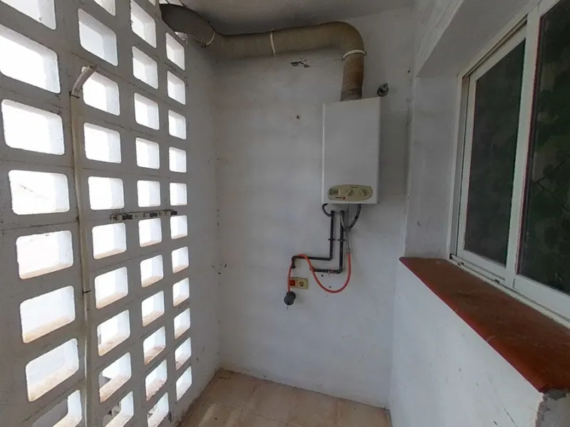 Apartment - Middle Floor Apartment в продаже в Estepona, Málaga. В доме 2 спален и 2 ванных комнат. Площадь дома 96 м²