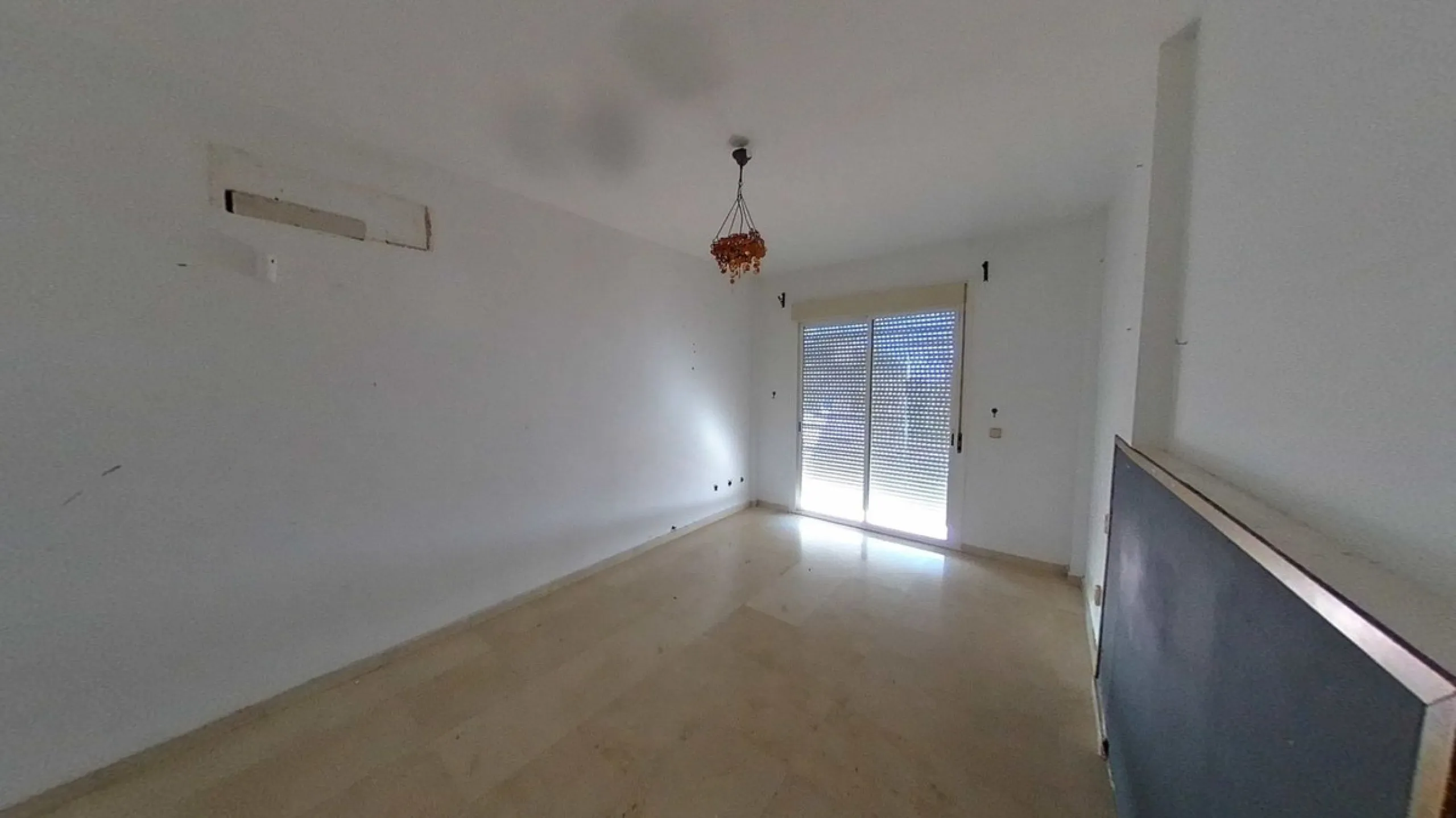 Apartment - Middle Floor Apartment в продаже в Estepona, Málaga. В доме 2 спален и 2 ванных комнат. Площадь дома 96 м²