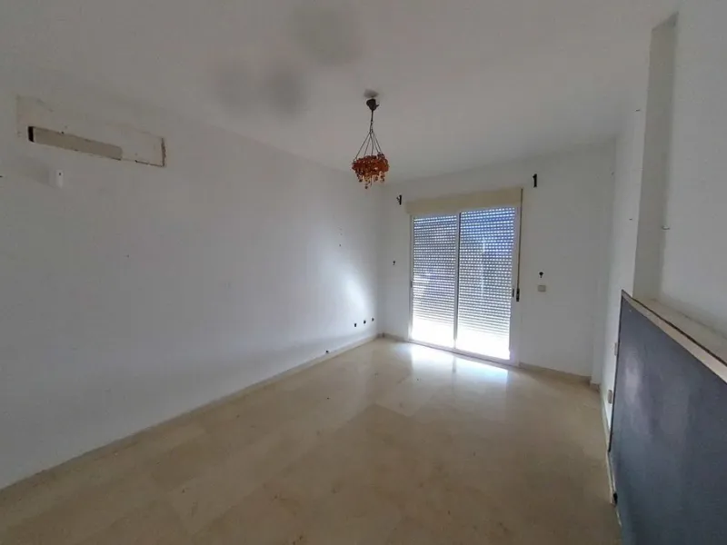Apartment - Middle Floor Apartment в продаже в Estepona, Málaga. В доме 2 спален и 2 ванных комнат. Площадь дома 96 м²