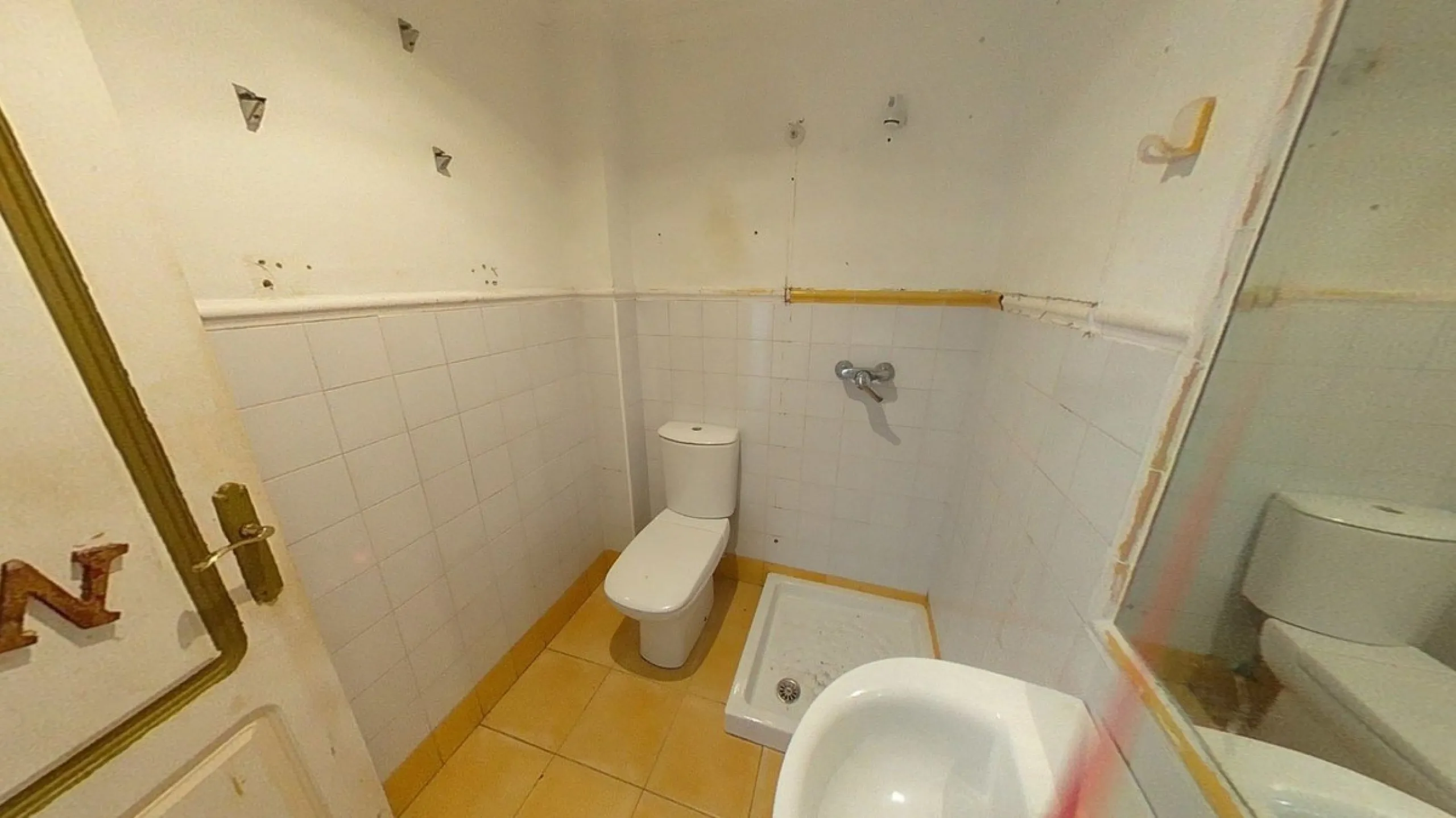 Apartment - Middle Floor Apartment в продаже в Estepona, Málaga. В доме 2 спален и 2 ванных комнат. Площадь дома 96 м²