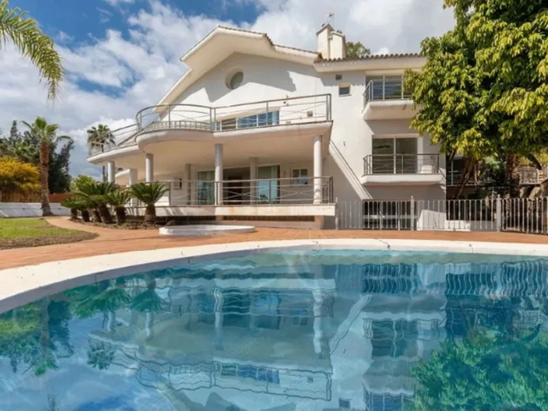 OCCUPIED PROPERTY. INVESTMENT OPPORTUNITY.
