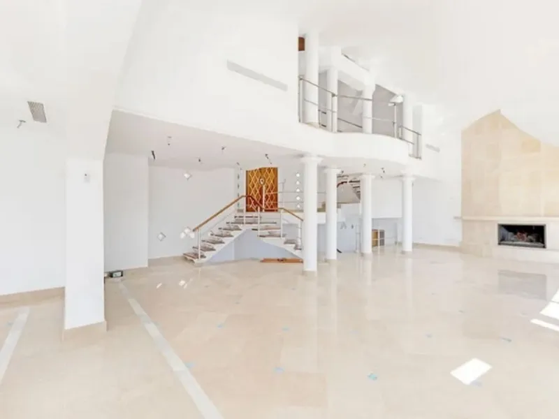 OCCUPIED PROPERTY. INVESTMENT OPPORTUNITY.