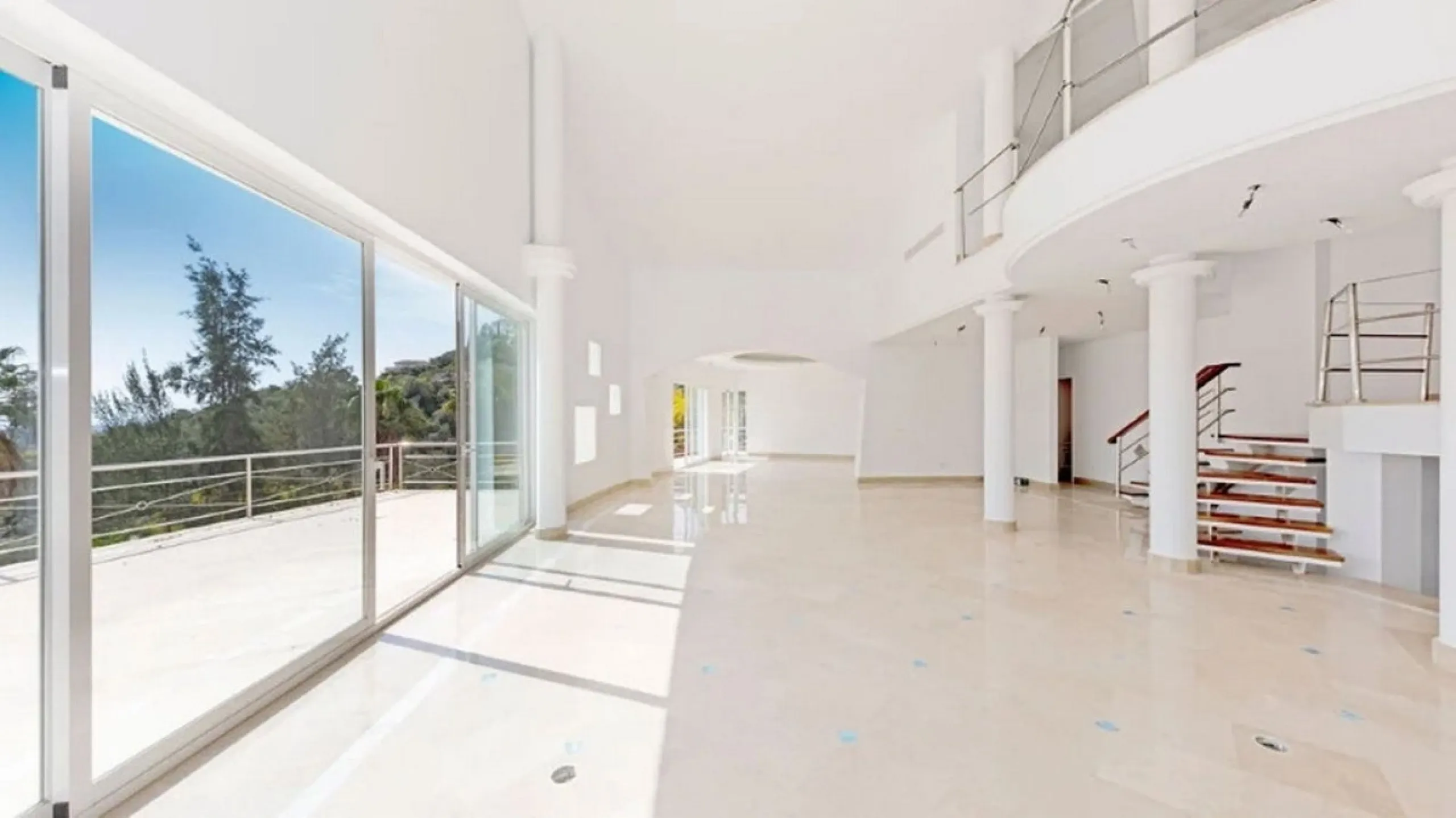 OCCUPIED PROPERTY. INVESTMENT OPPORTUNITY.