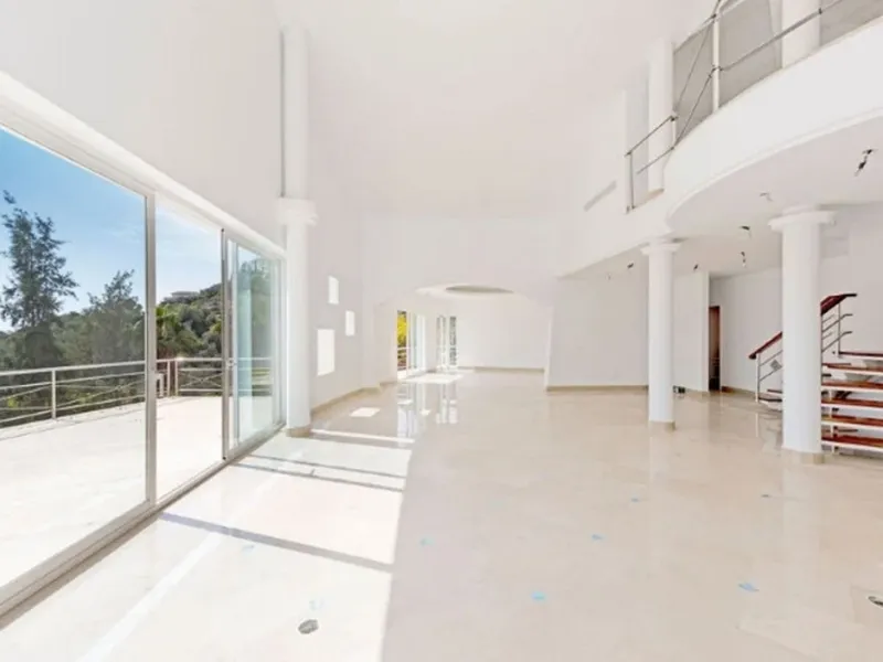 OCCUPIED PROPERTY. INVESTMENT OPPORTUNITY.