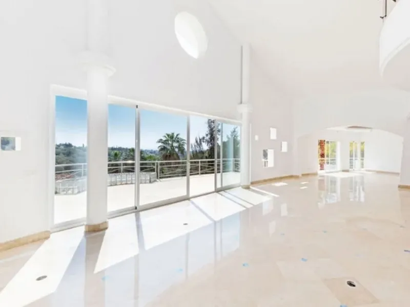OCCUPIED PROPERTY. INVESTMENT OPPORTUNITY.
