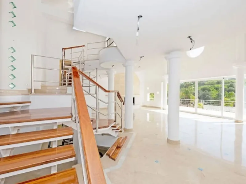 OCCUPIED PROPERTY. INVESTMENT OPPORTUNITY.