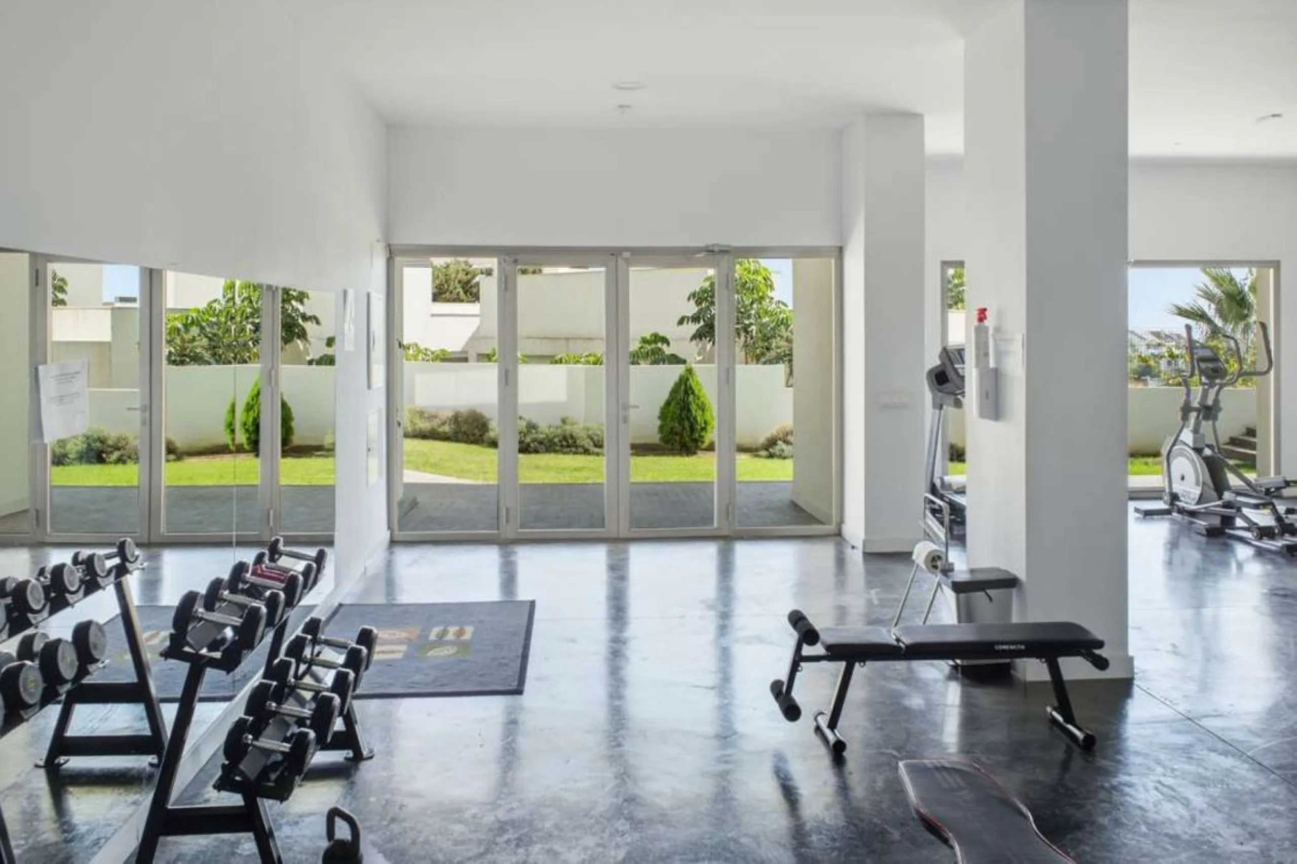 Set within the dynamic and increasingly sought-after residential quarter of Las Mesas in Estepona, this elegant elevated ground-floor apartment represents a rare convergence of urban accessibility, privacy, and long-term investment appeal. Positioned just