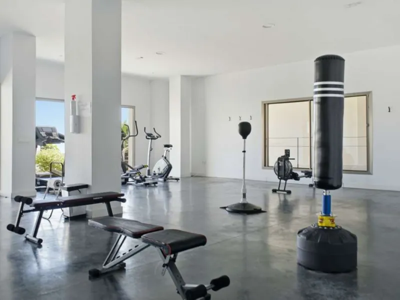 Set within the dynamic and increasingly sought-after residential quarter of Las Mesas in Estepona, this elegant elevated ground-floor apartment represents a rare convergence of urban accessibility, privacy, and long-term investment appeal. Positioned just