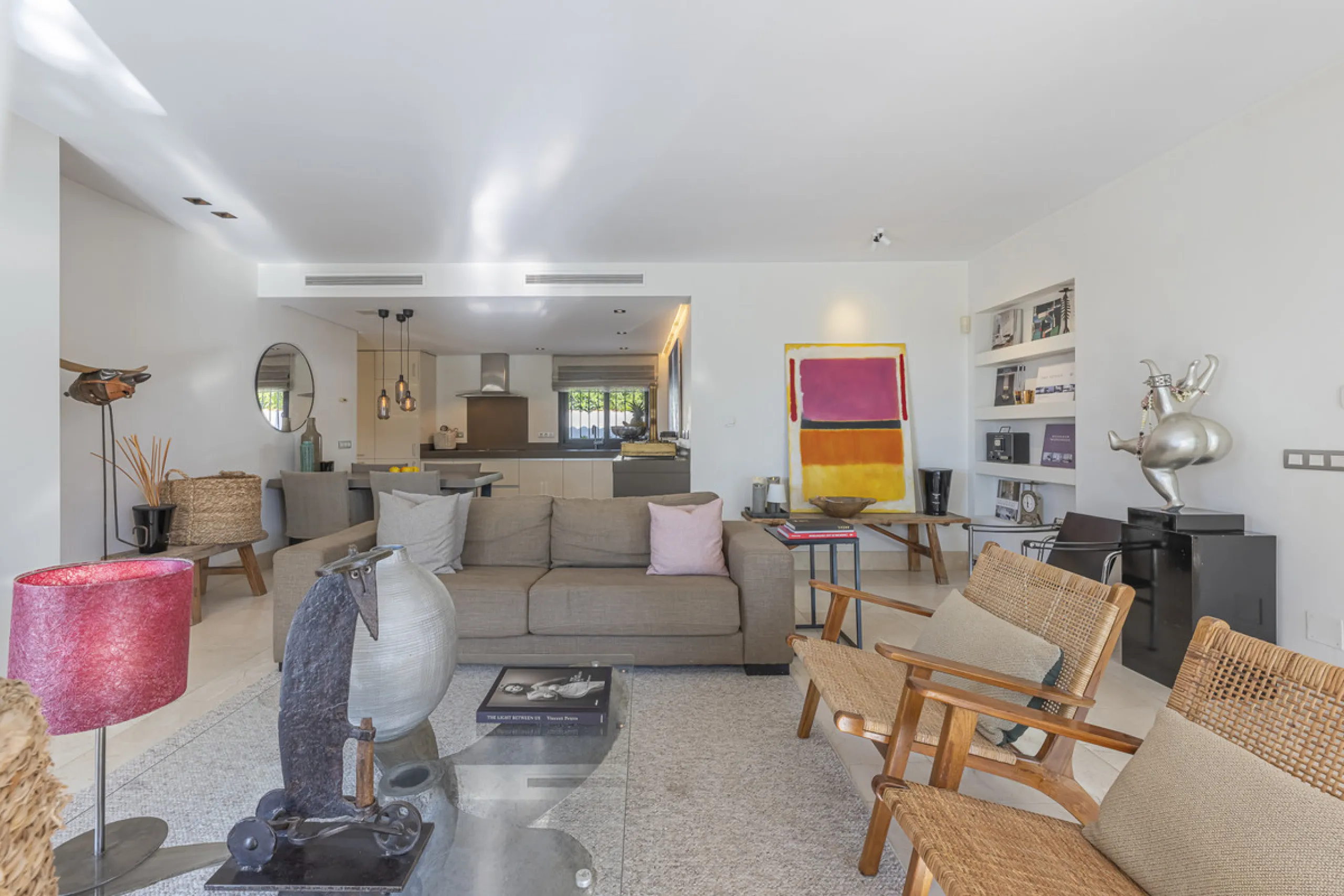 Stunning single-story villa located in the tranquil and sought-after area of Marbesa, East of Marbella. This beautifully designed property features three bedrooms plus an office space, making it ideal for both relaxation and productivity. The villa underw