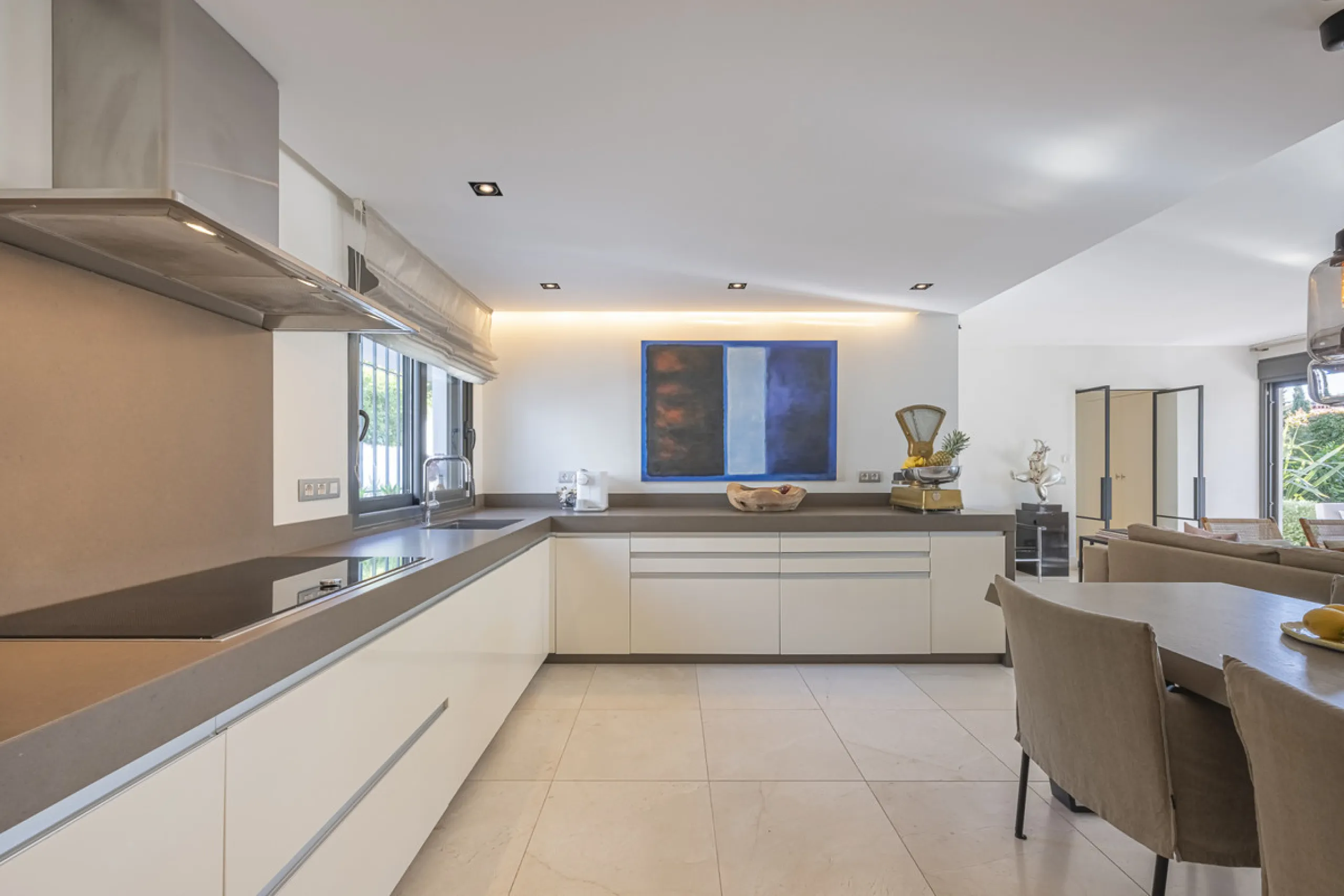 Stunning single-story villa located in the tranquil and sought-after area of Marbesa, East of Marbella. This beautifully designed property features three bedrooms plus an office space, making it ideal for both relaxation and productivity. The villa underw