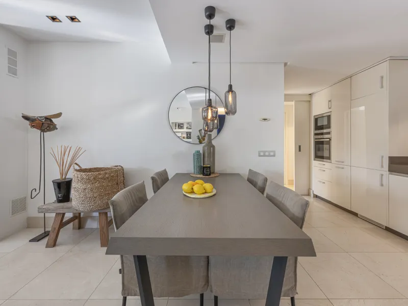 Stunning single-story villa located in the tranquil and sought-after area of Marbesa, East of Marbella. This beautifully designed property features three bedrooms plus an office space, making it ideal for both relaxation and productivity. The villa underw