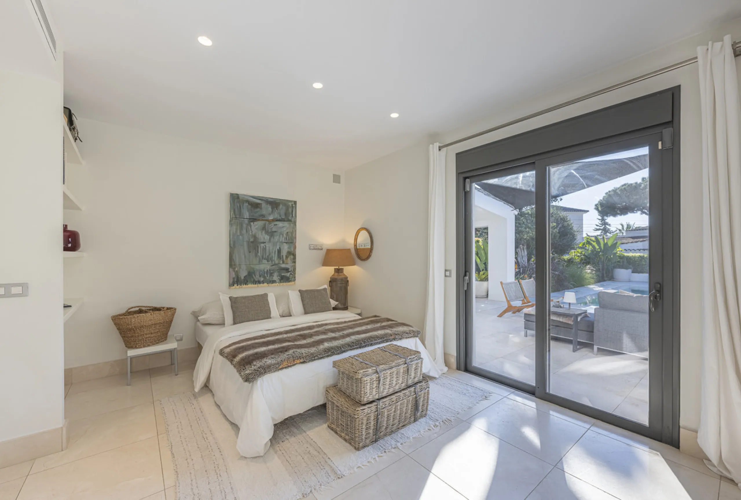Stunning single-story villa located in the tranquil and sought-after area of Marbesa, East of Marbella. This beautifully designed property features three bedrooms plus an office space, making it ideal for both relaxation and productivity. The villa underw
