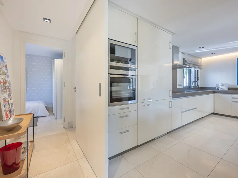 Stunning single-story villa located in the tranquil and sought-after area of Marbesa, East of Marbella. This beautifully designed property features three bedrooms plus an office space, making it ideal for both relaxation and productivity. The villa underw