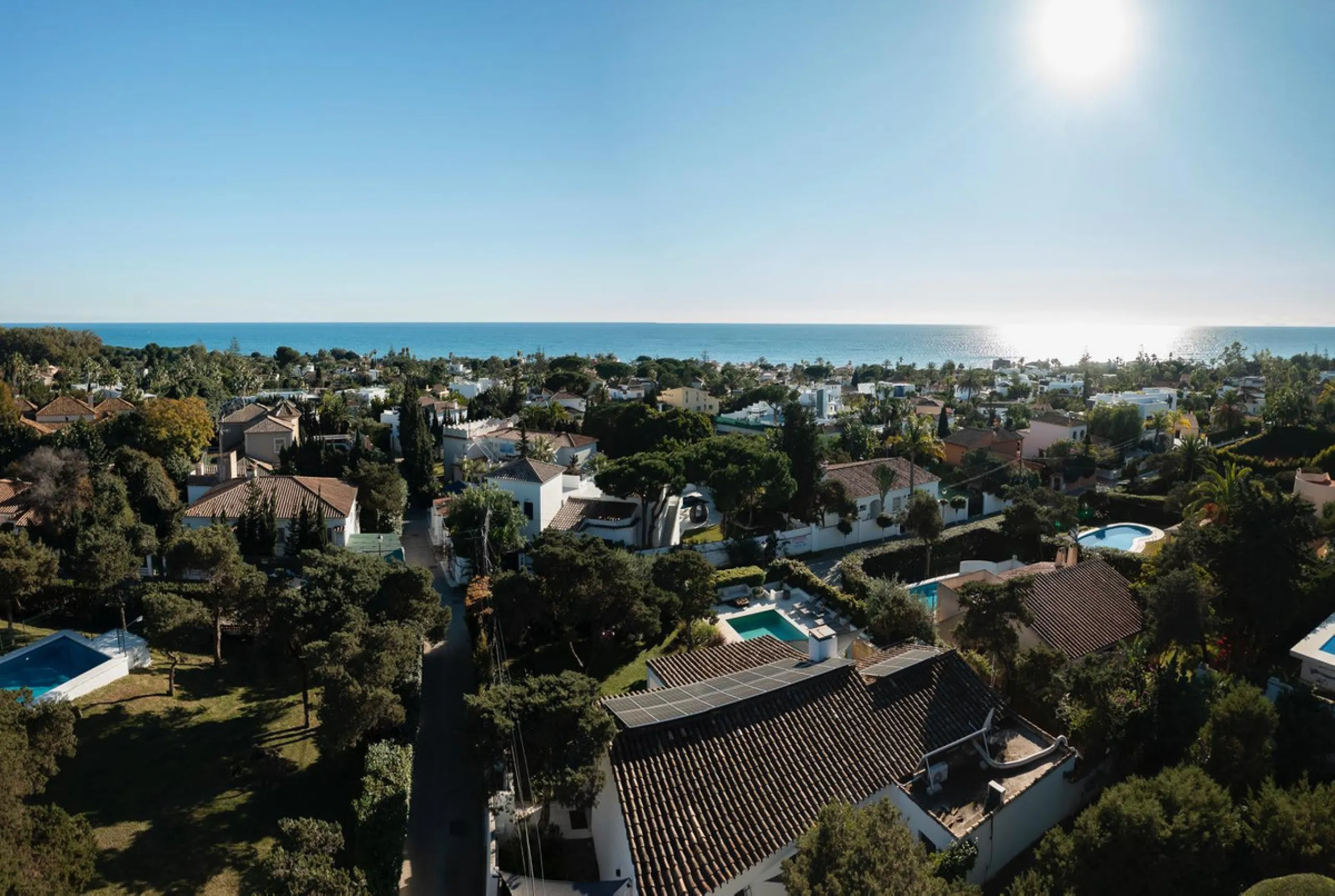 Stunning single-story villa located in the tranquil and sought-after area of Marbesa, East of Marbella. This beautifully designed property features three bedrooms plus an office space, making it ideal for both relaxation and productivity. The villa underw
