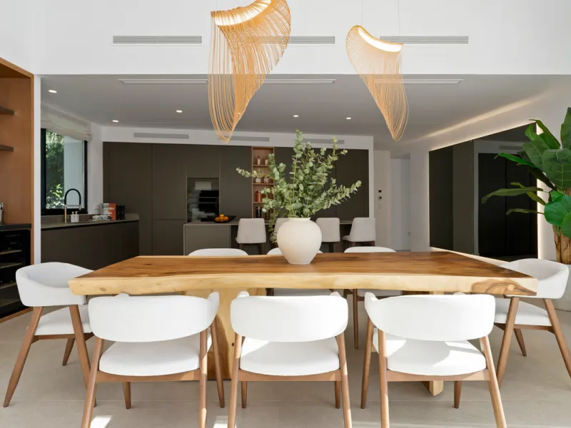 House - Detached Villa в продаже в Marbella, Málaga. В доме 6 спален и 6 ванных комнат. Площадь дома 640 м². Площадь участка 1130 м²