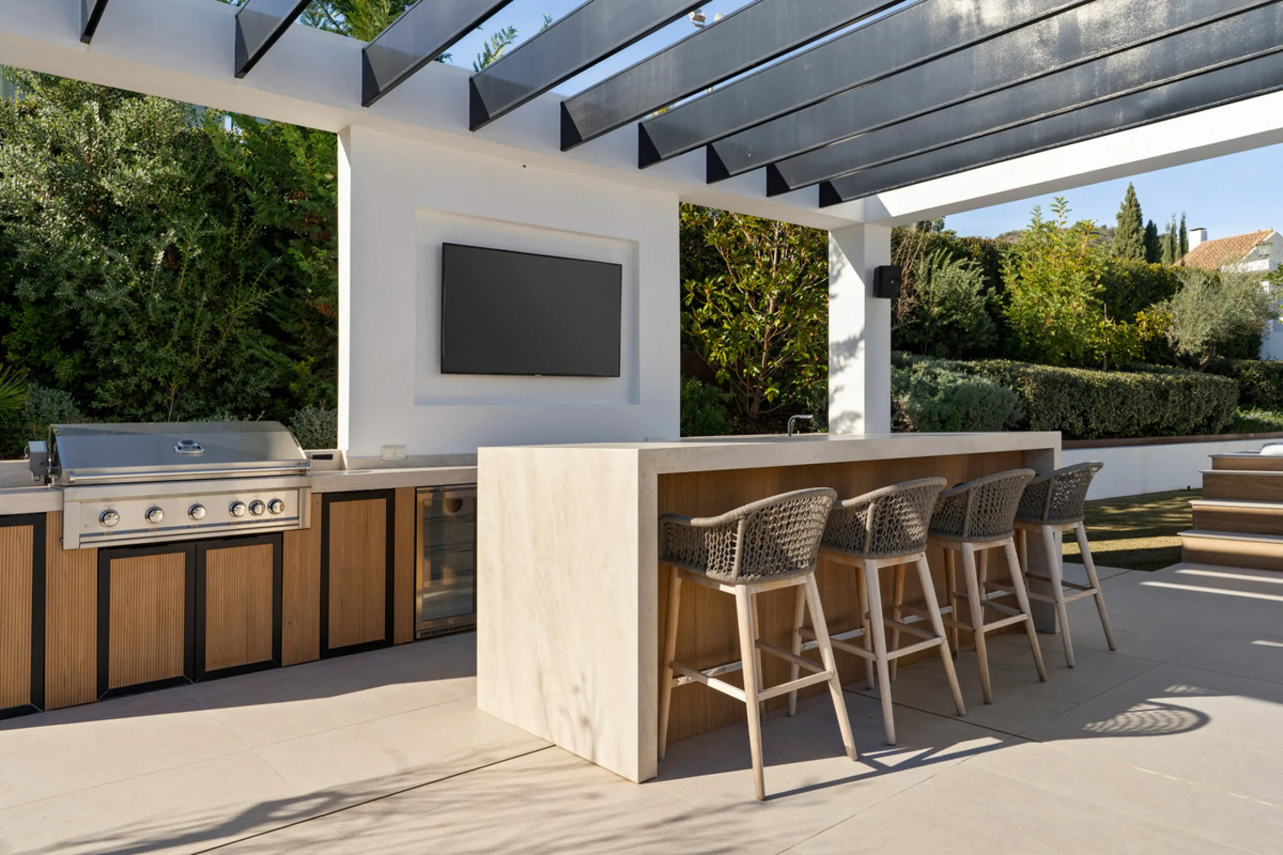 House - Detached Villa в продаже в Marbella, Málaga. В доме 6 спален и 6 ванных комнат. Площадь дома 640 м². Площадь участка 1130 м²