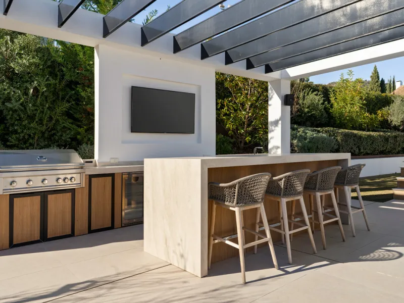 House - Detached Villa в продаже в Marbella, Málaga. В доме 6 спален и 6 ванных комнат. Площадь дома 640 м². Площадь участка 1130 м²