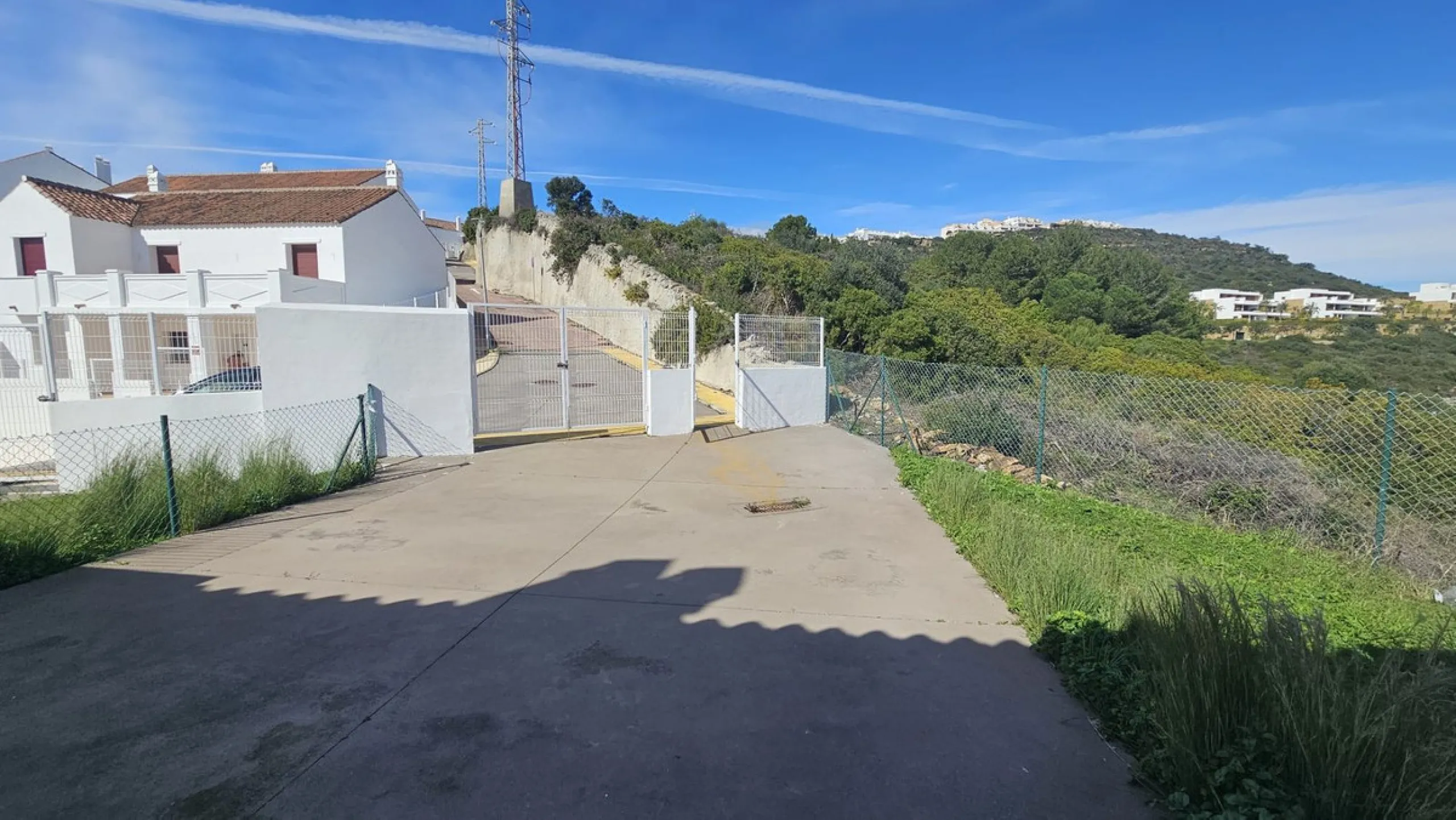 House - Townhouse в продаже в Casares, Málaga. В доме 2 спален и 2 ванных комнат. Площадь дома 211 м²