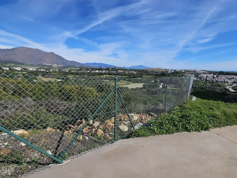 House - Townhouse в продаже в Casares, Málaga. В доме 2 спален и 2 ванных комнат. Площадь дома 211 м²