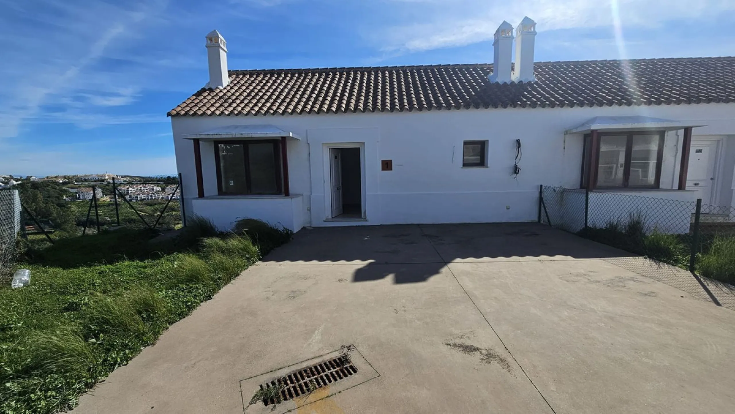 House - Townhouse в продаже в Casares, Málaga. В доме 2 спален и 2 ванных комнат. Площадь дома 211 м²