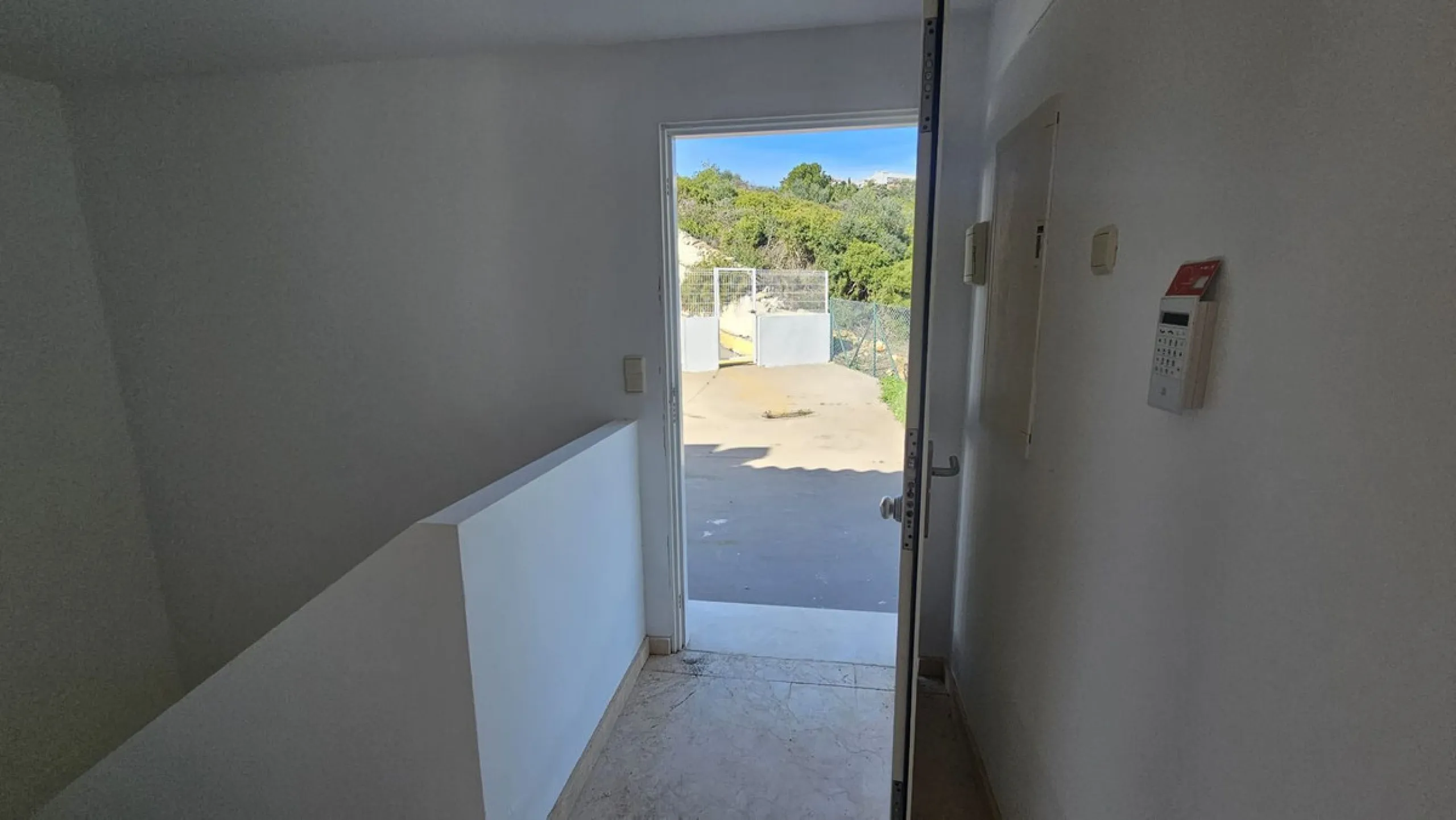House - Townhouse в продаже в Casares, Málaga. В доме 2 спален и 2 ванных комнат. Площадь дома 211 м²