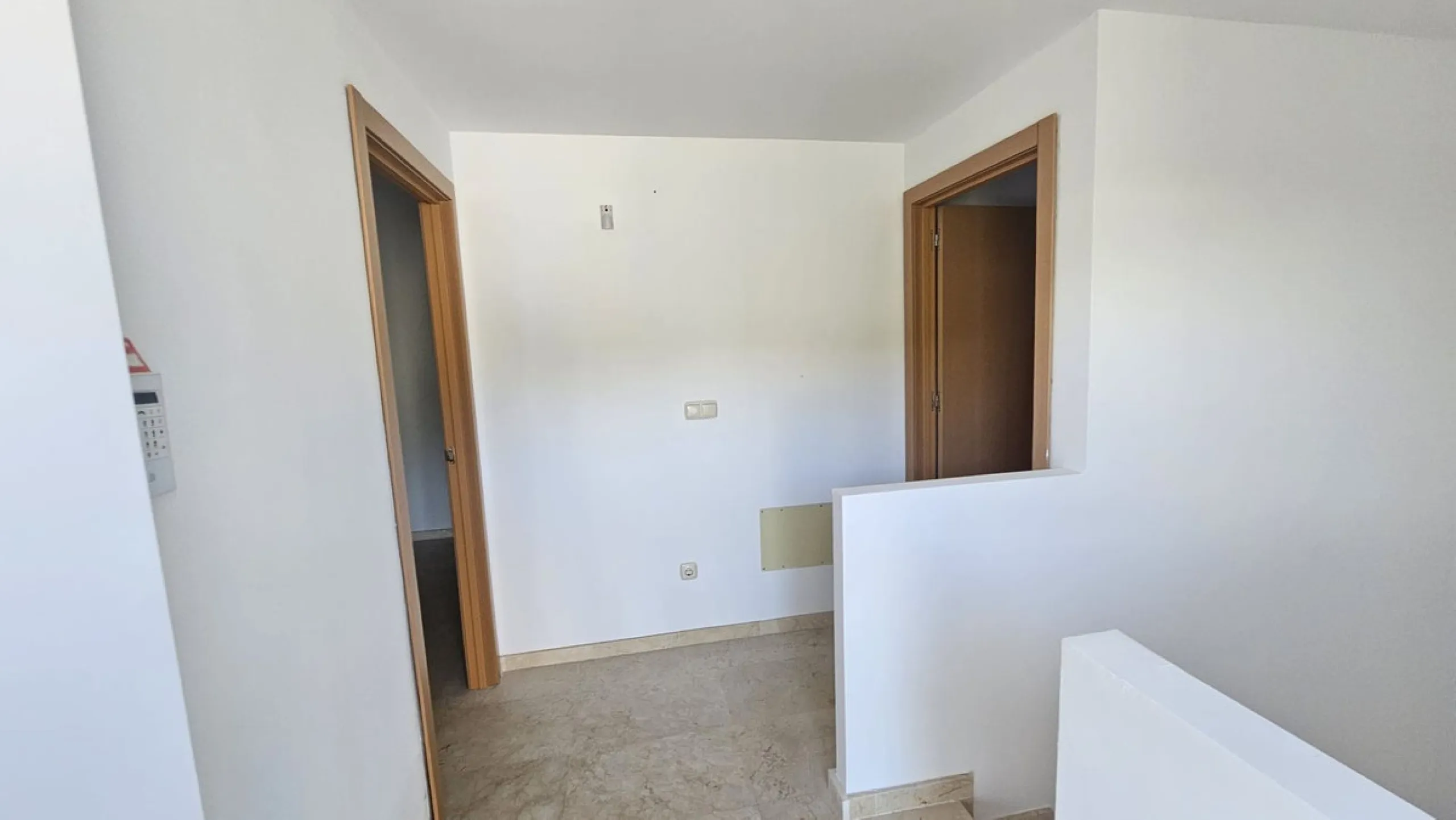 House - Townhouse в продаже в Casares, Málaga. В доме 2 спален и 2 ванных комнат. Площадь дома 211 м²