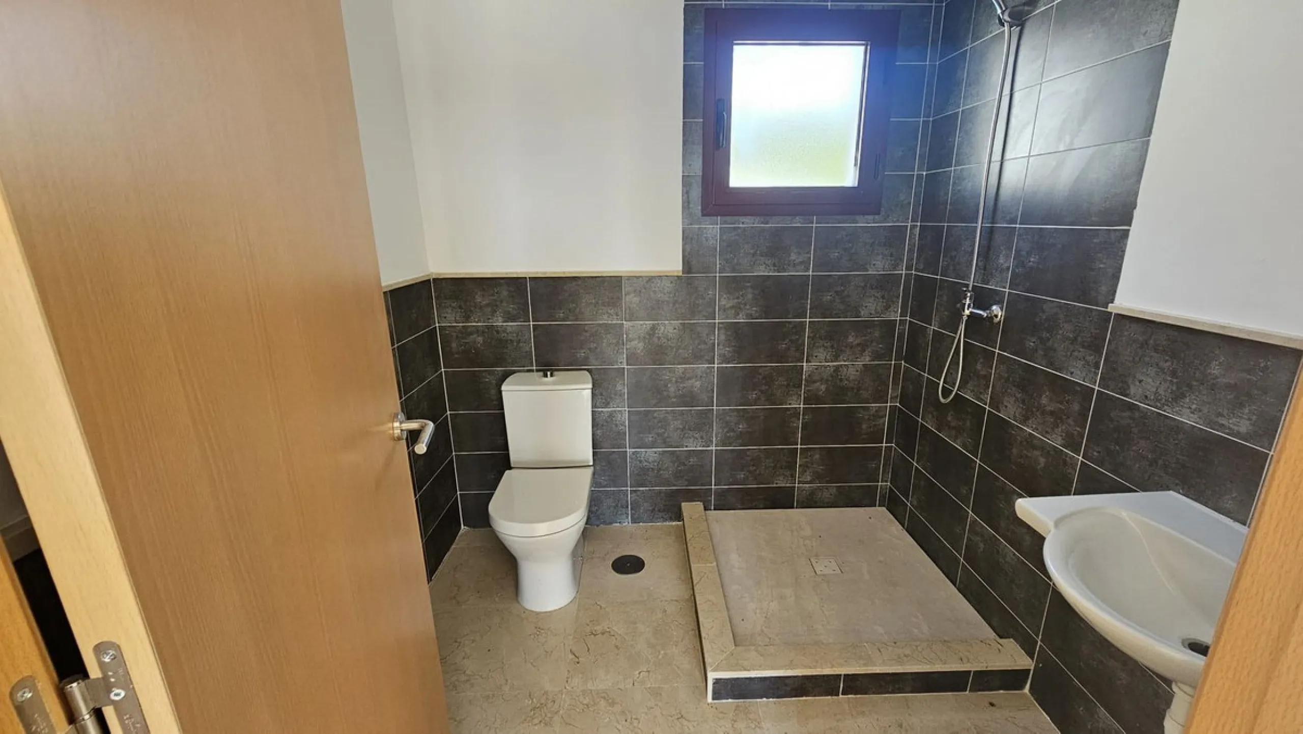 House - Townhouse в продаже в Casares, Málaga. В доме 2 спален и 2 ванных комнат. Площадь дома 211 м²