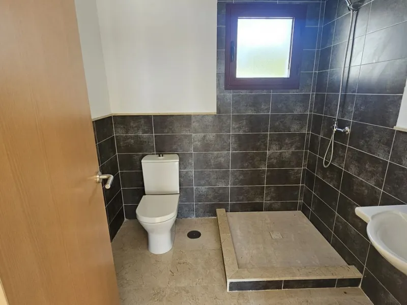 House - Townhouse в продаже в Casares, Málaga. В доме 2 спален и 2 ванных комнат. Площадь дома 211 м²