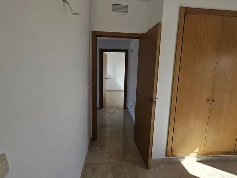 House - Townhouse в продаже в Casares, Málaga. В доме 2 спален и 2 ванных комнат. Площадь дома 211 м²