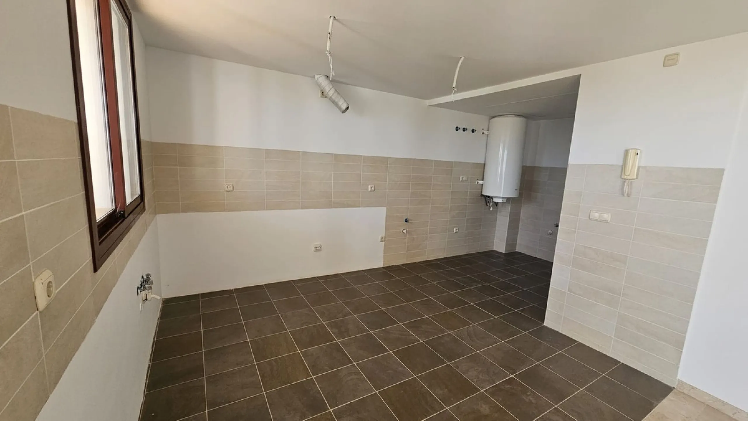 House - Townhouse в продаже в Casares, Málaga. В доме 2 спален и 2 ванных комнат. Площадь дома 211 м²
