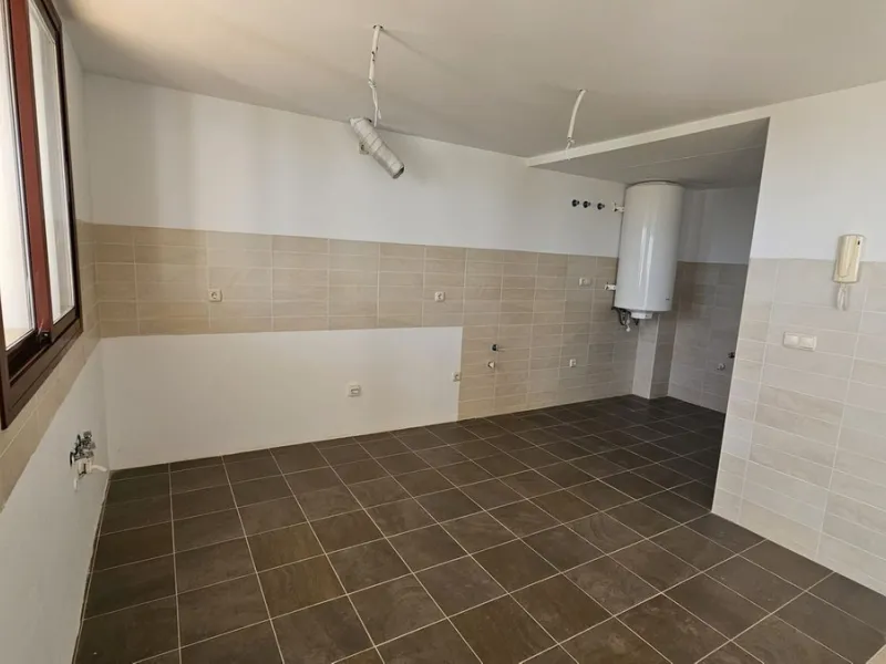 House - Townhouse в продаже в Casares, Málaga. В доме 2 спален и 2 ванных комнат. Площадь дома 211 м²