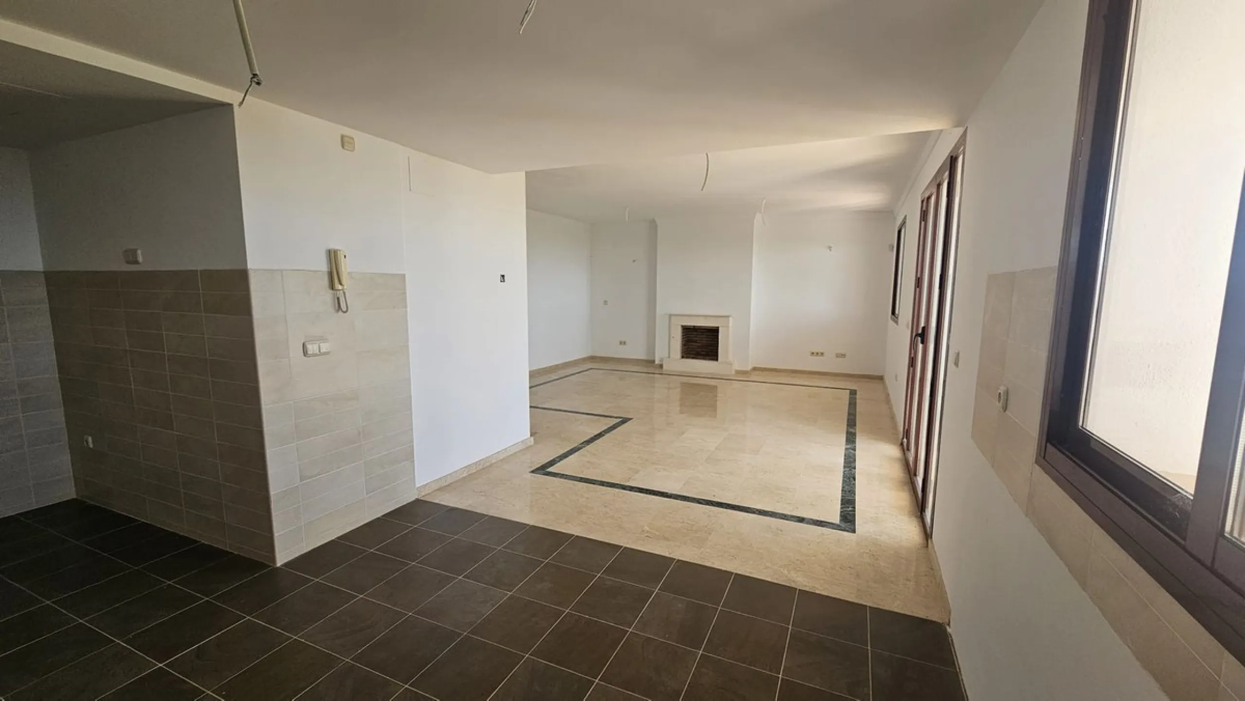House - Townhouse в продаже в Casares, Málaga. В доме 2 спален и 2 ванных комнат. Площадь дома 211 м²