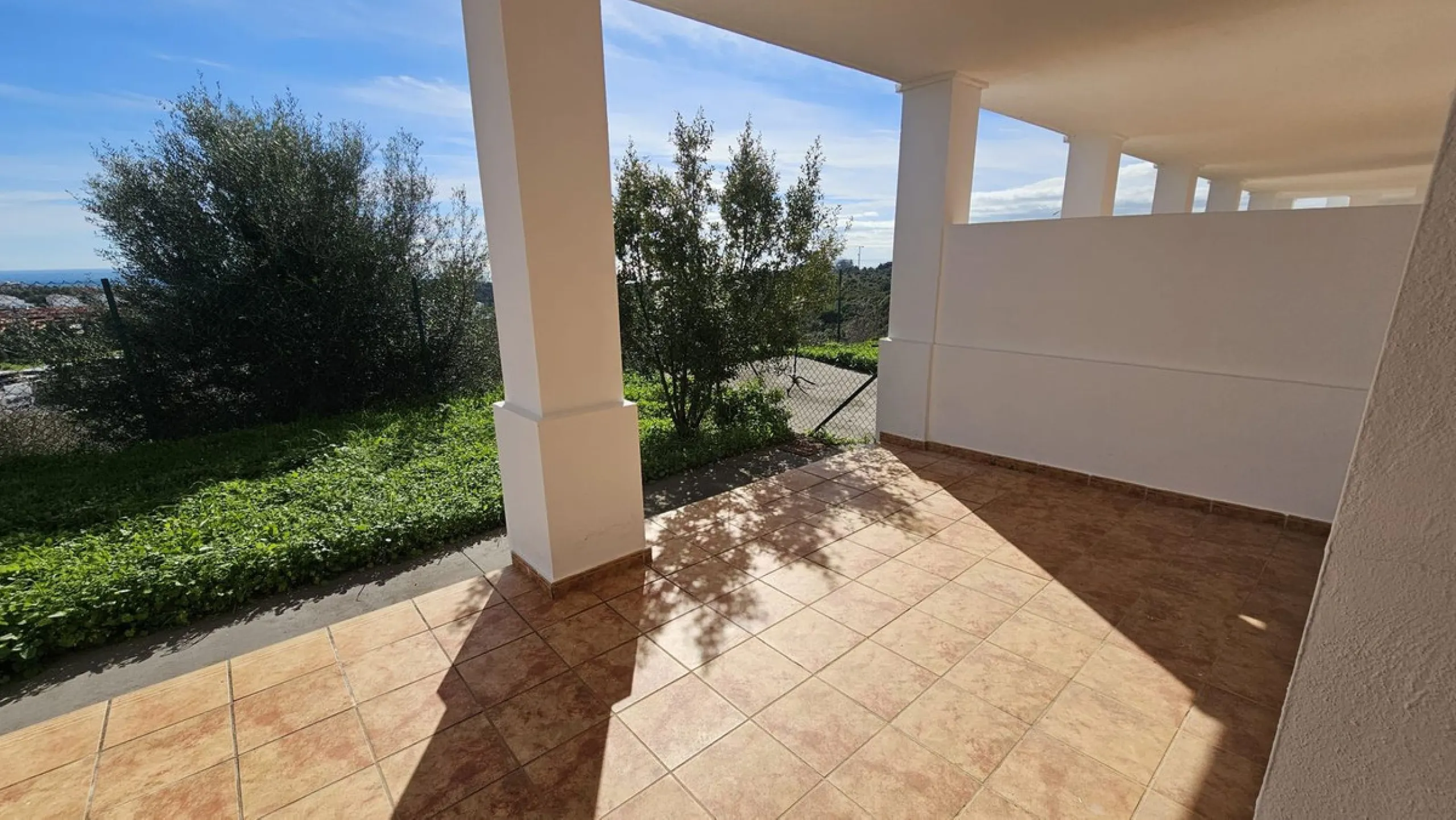 House - Townhouse в продаже в Casares, Málaga. В доме 2 спален и 2 ванных комнат. Площадь дома 211 м²