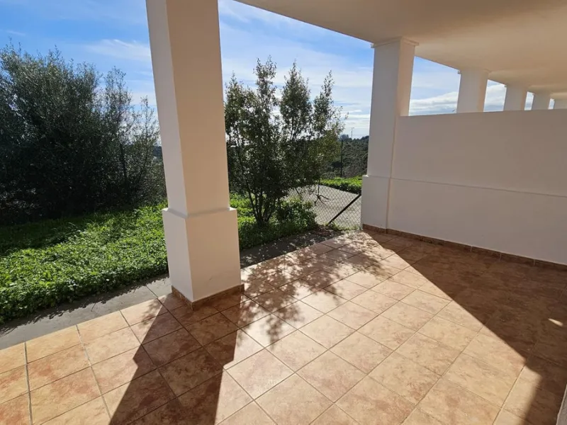 House - Townhouse в продаже в Casares, Málaga. В доме 2 спален и 2 ванных комнат. Площадь дома 211 м²