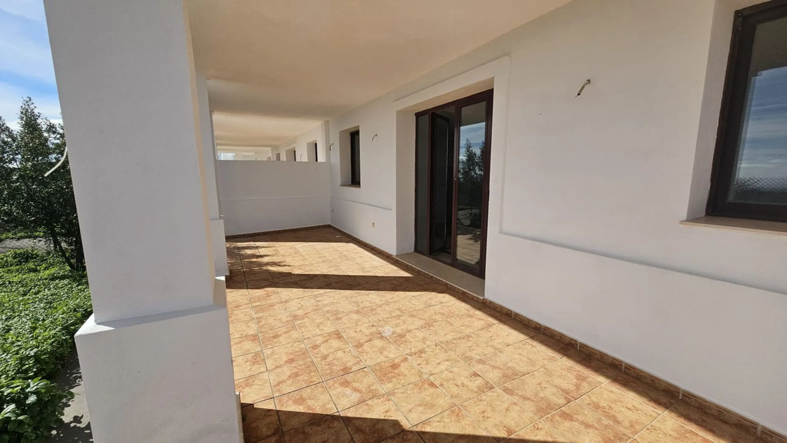 House - Townhouse в продаже в Casares, Málaga. В доме 2 спален и 2 ванных комнат. Площадь дома 211 м²