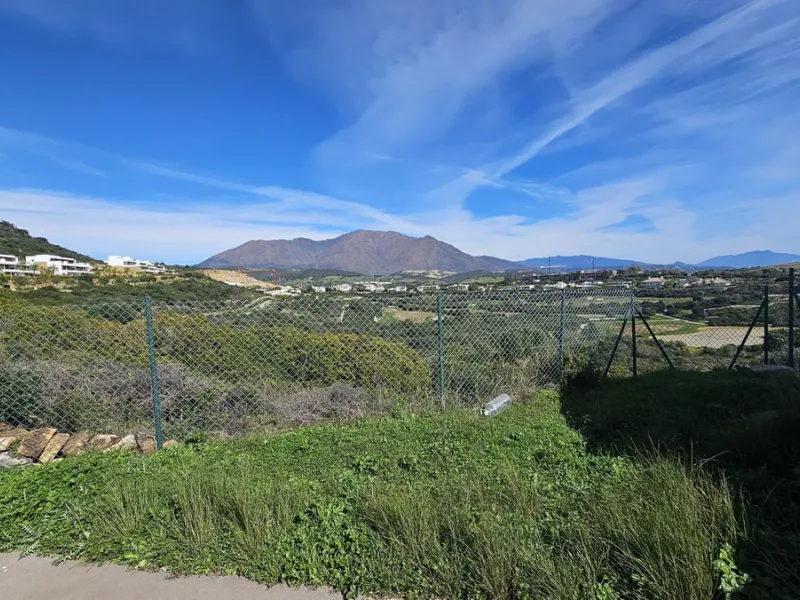 House - Townhouse в продаже в Casares, Málaga. В доме 2 спален и 2 ванных комнат. Площадь дома 211 м²