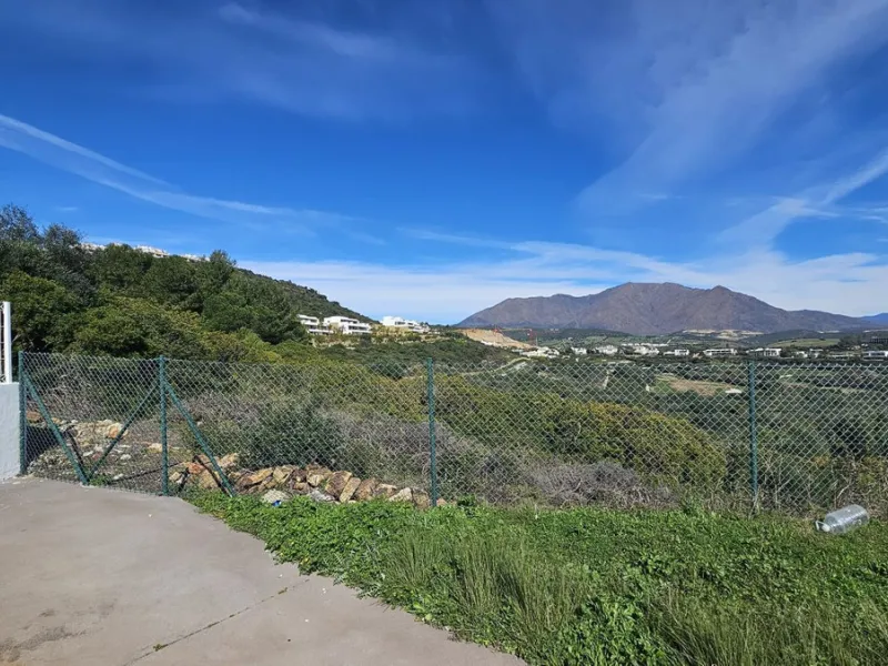 House - Townhouse в продаже в Casares, Málaga. В доме 2 спален и 2 ванных комнат. Площадь дома 211 м²